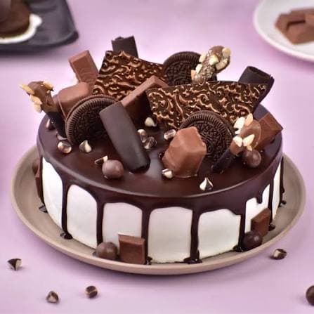 Chocolate cake with oreos